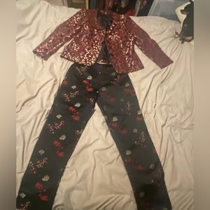 Beautiful tweed blazer with satin like pants!!! An outffit ready to wear